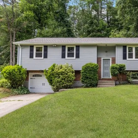 Buy this 3 bed house on 106 Little Pond Rd in Woodstock, Connecticut
