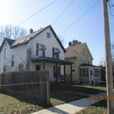 Image 1 - 1890 Chestnut Street, Rockford, IL 61102, USA - House for sale