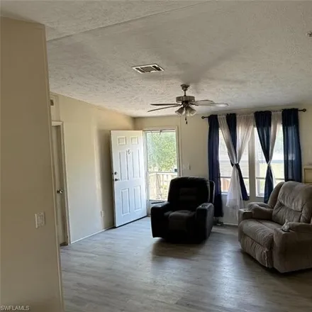 Image 7 - 2025 Tucker Lane, Suncoast Estates, Lee County, FL 33917, USA - Apartment for sale