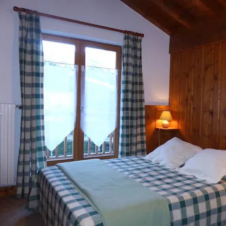 Rent this 4 bed house on 74310 Les Houches