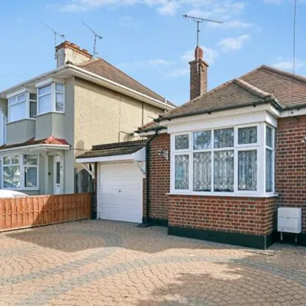 Image 3 - Pentland Avenue, Shoeburyness, SS3 9LT, United Kingdom - House for sale