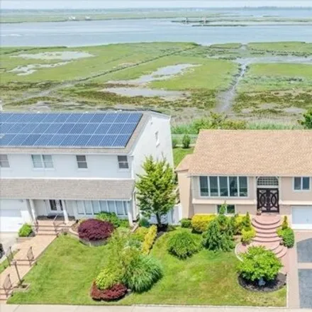 Buy this 4 bed house on 909 Gerry Ave in Lido Beach, New York