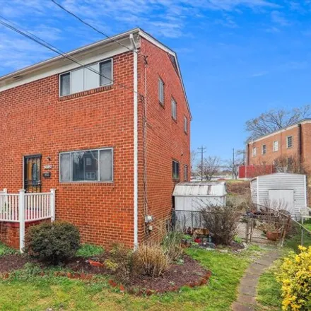 Buy this 3 bed duplex on Veirs Mill Road in Wheaton, MD 20895