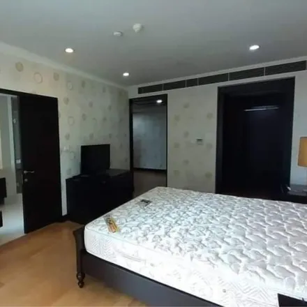 Rent this 4 bed apartment on Bangkok City Hall in Siriphong Road, Phra Nakhon District