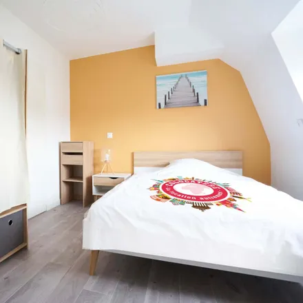 Rent this 3 bed room on 48 Rue d'Isly in 59037 Lille, France