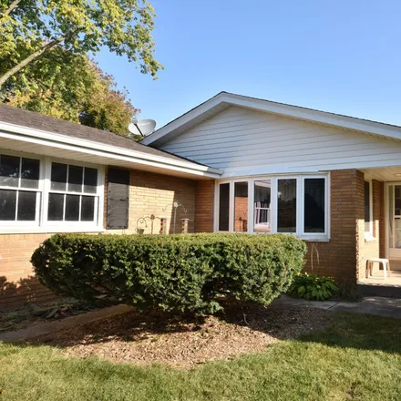 Buy this 3 bed house on Claremore Circle in Menomonee Falls, Waukesha County