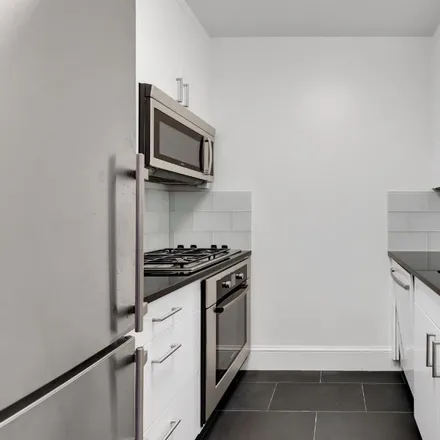 Image 3 - 300 East 64th Street, New York, NY 10065, USA - Apartment for rent