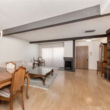 Image 1 - 18445 Hatteras Street, Los Angeles, CA 91356, USA - Townhouse for sale