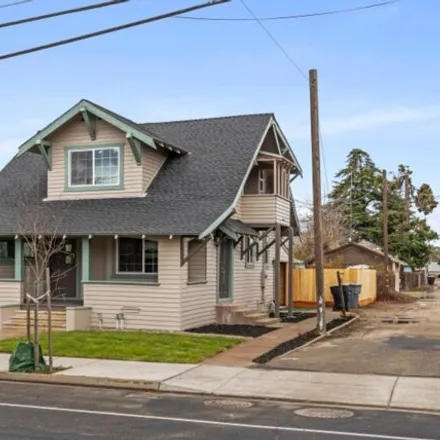 Buy this 4 bed house on 276 West G Street in Oakdale, CA 95361
