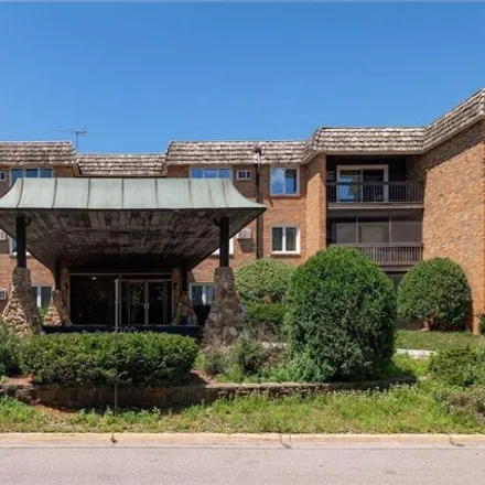 Image 3 - Wynmoor Condominiums, 3200 Virginia Avenue South, Saint Louis Park, MN 55426, USA - Condo for sale