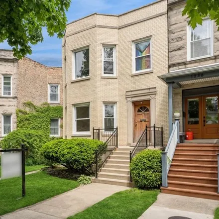 Buy this 4 bed house on 1236-1240 West Glenlake Avenue in Chicago, IL 60660