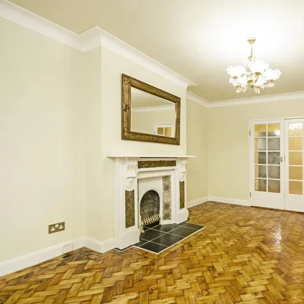 Image 3 - Beaufort Park, London, NW11 6BX, United Kingdom - Apartment for rent