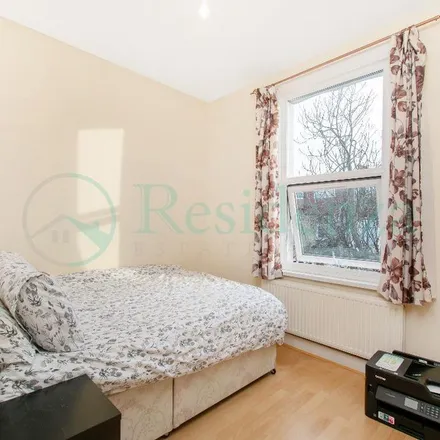 Image 1 - Gassiot Road, London, SW17 8HG, United Kingdom - Townhouse for rent