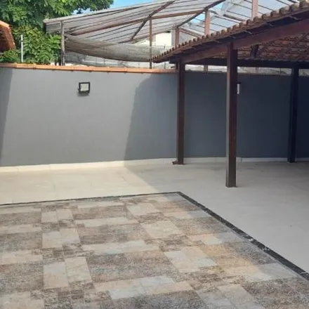 Buy this 5 bed house on Rua 41 in Maravista, Niterói - RJ