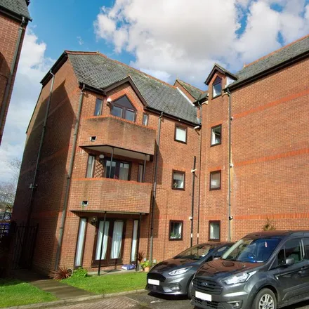 Rent this 3 bed apartment on Ashtree Court in St Albans, AL1 5UE