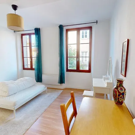 Rent this 3 bed apartment on 24 Boulevard Michel de Bourges in 83097 Toulon, France