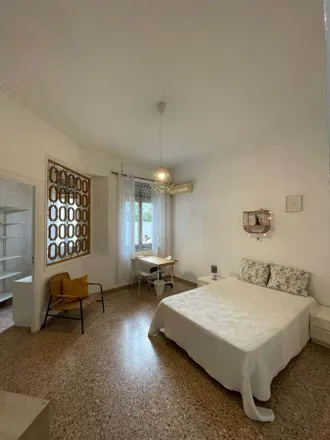 Rent this 4 bed room on Carrer de Maties Perelló in 38, 46005 Valencia