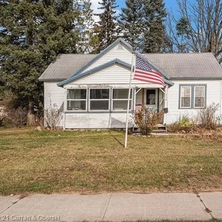 Buy this 2 bed house on 419 West Mitchell Street in Gaylord, MI 49735
