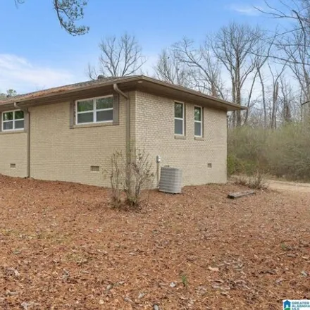 Image 3 - 1861 Ross Street, Leeds, AL 35094, USA - House for sale