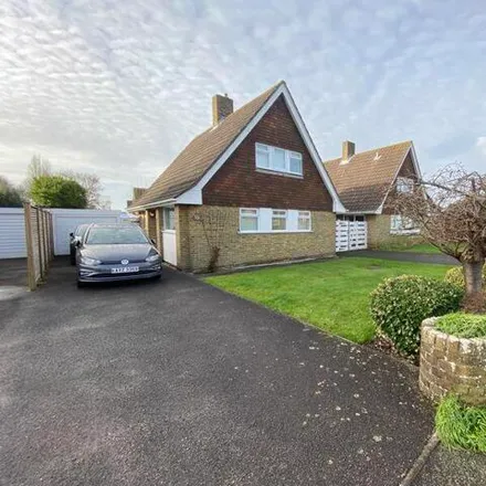 Buy this 3 bed house on Carisbrooke Avenue in Stubbington, PO14 3PW