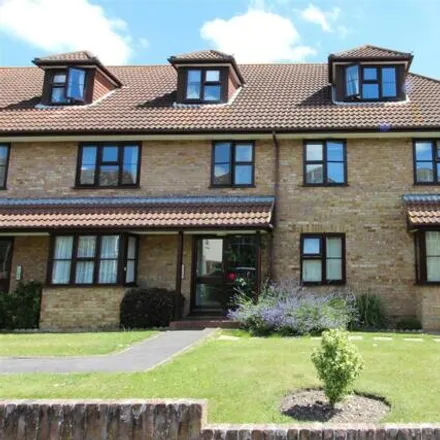 Rent this 2 bed apartment on Whitefield Road in New Milton, BH25 6EE