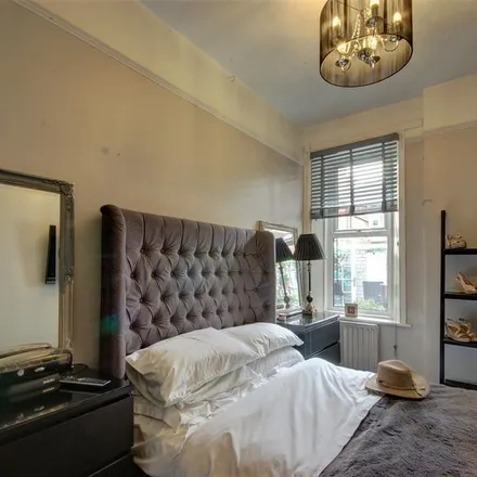 Image 2 - Ashleigh Grove, Newcastle upon Tyne, NE2 3DX, United Kingdom - Apartment for rent