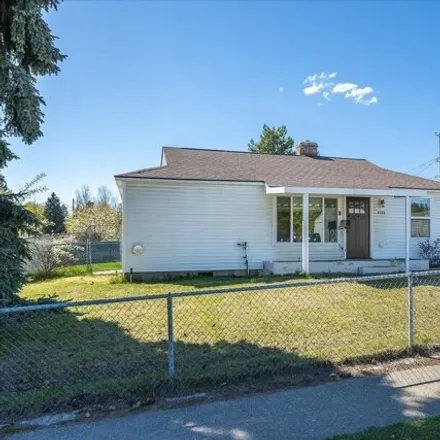 Buy this 3 bed house on 2618 West Midwick Avenue in Spokane, WA 99205