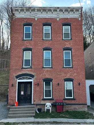 Buy this 7 bed house on 21 Main Street South in Village of Castleton-on-Hudson, Schodack