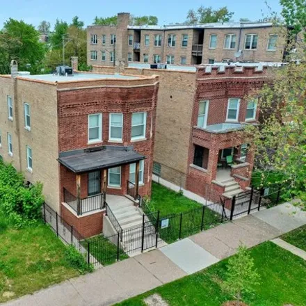 Image 3 - 3622 West Franklin Boulevard, Chicago, IL 60624, USA - House for sale