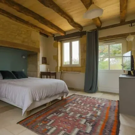 Rent this 4 bed townhouse on 24220 Saint-Vincent-de-Cosse