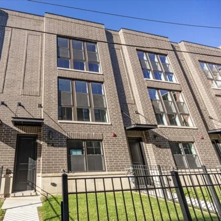 Buy this 3 bed house on 4420-4428 South Drexel Boulevard in Chicago, IL 60653