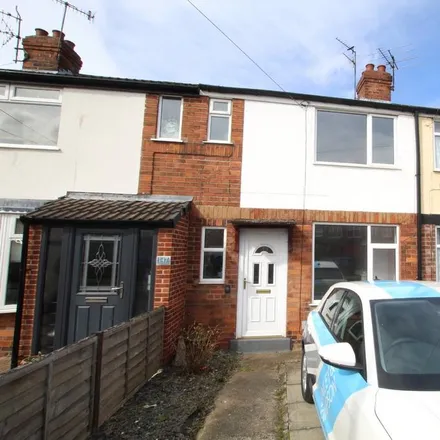 Rent this 2 bed townhouse on Meadowbank Road in Hull, HU3 6XN