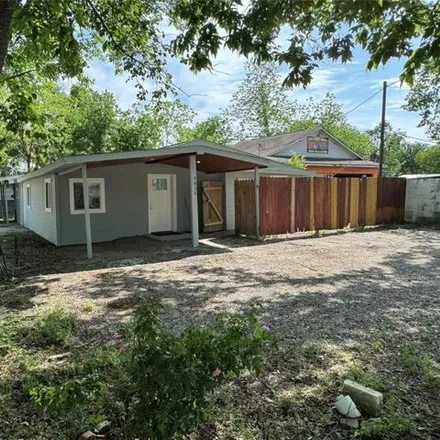 Buy this 3 bed house on 924 Crown Street in Houston, TX 77020
