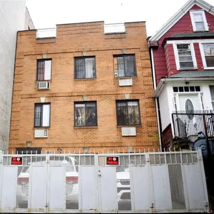 Buy this 8 bed house on 2252 Grand Avenue in New York, NY 10453
