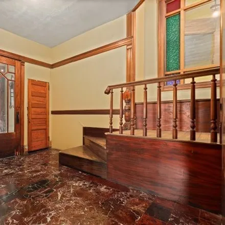 Image 9 - 425 East 42nd Street, Chicago, IL 60653, USA - House for sale