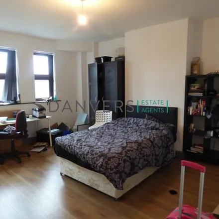 Image 1 - Narborough Road South, Braunstone Town, LE3 2LJ, United Kingdom - Apartment for rent