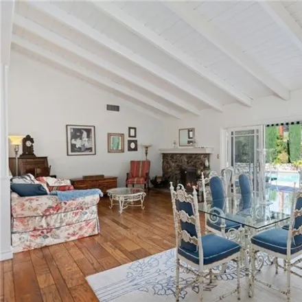 Image 6 - 23069 Gainford Street, Los Angeles, CA 91364, USA - House for sale