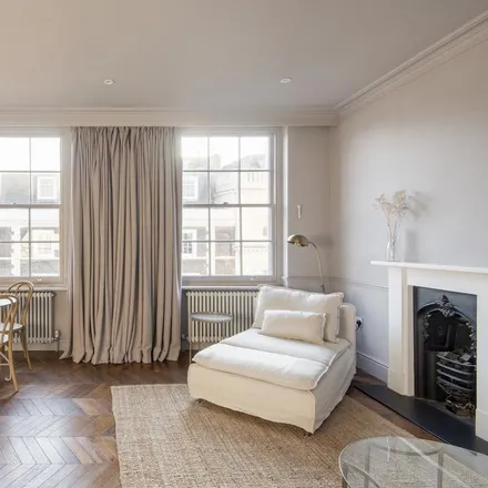 Rent this 1 bed apartment on 30 Chilworth Street in London, W2 6DT