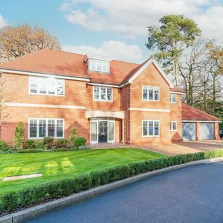 Buy this 6 bed house on The Spinney in Gerrards Cross, SL9 7LJ