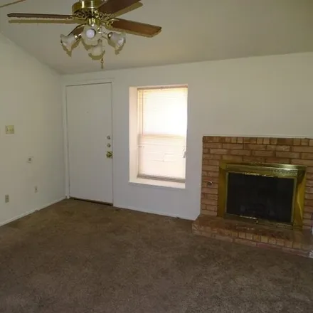 Image 3 - 208 North Troy Avenue, Lubbock, TX 79416, USA - House for rent