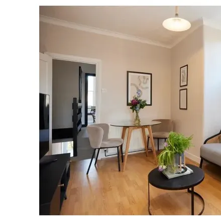 Rent this 1 bed apartment on 282 Murchison Road in London, E10 6LY