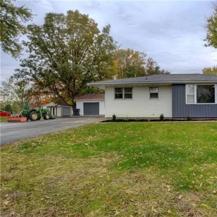 Image 1 - 120 W Walnut St, Mount Zion, Illinois, 62549 - House for sale