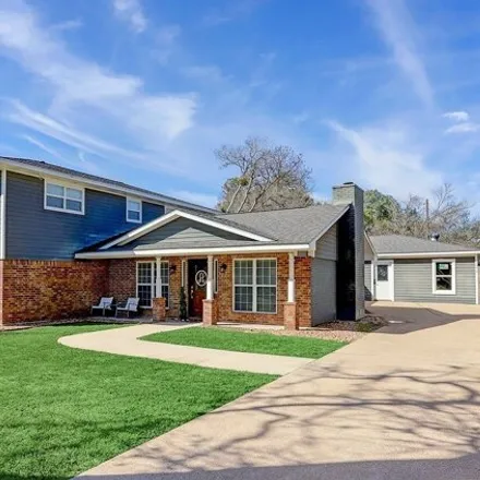 Buy this 5 bed house on 1076 South Masonic Street in Bellville, TX 77418