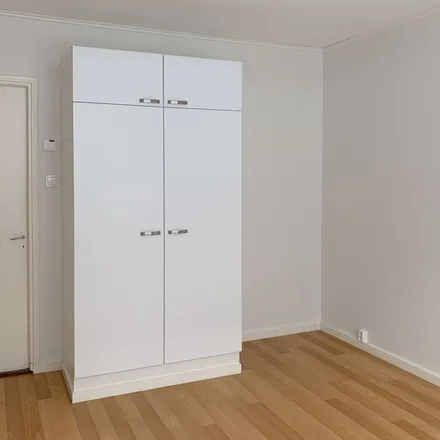 Rent this 1 bed apartment on Eteläinen Hesperiankatu 18 in 00100 Helsinki, Finland