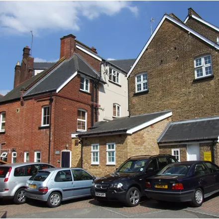 Rent this 2 bed apartment on Nando's in 24 Chertsey Road, Horsell