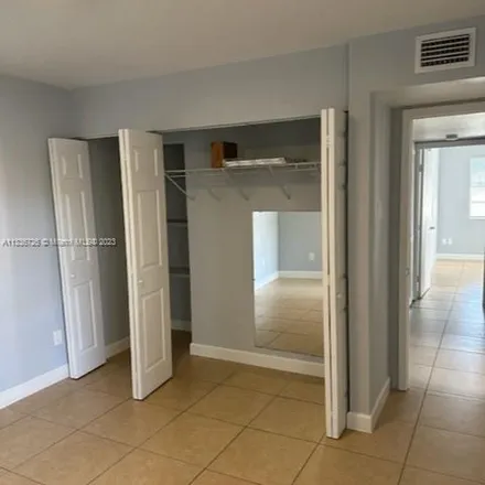 Image 6 - 15290 Southwest 106th Lane, The Hammocks, Miami-Dade County, FL 33196, USA - Apartment for rent