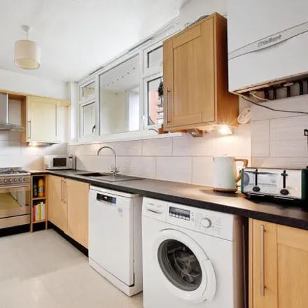 Image 4 - Dobson Close, London, NW6 4RU, United Kingdom - Apartment for sale