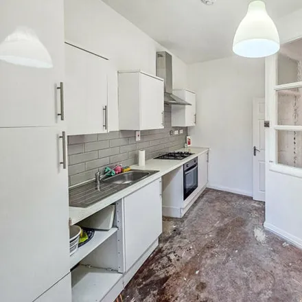Image 5 - 100 Hayday Road, London, E16 4AS, United Kingdom - Apartment for sale