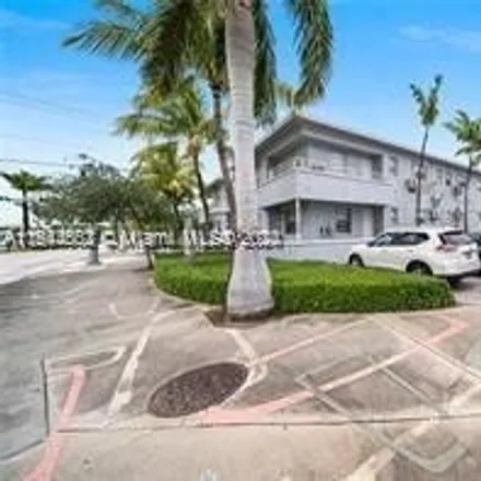 Rent this studio house on 5305 Biscayne Boulevard in Bayshore, Miami