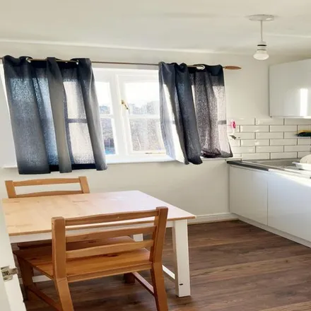 Rent this studio apartment on Westminster Drive in Bowes Park, London